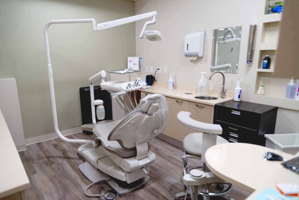 Dentist in Calgary Aviation Dental Emergency Dentist